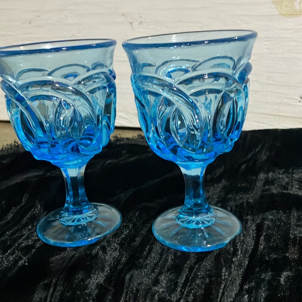 Very rare Fenton wine glasses